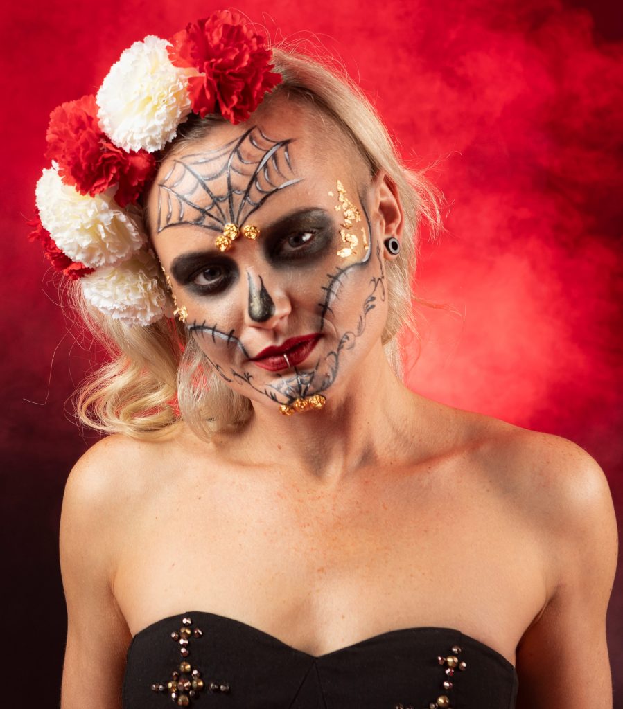 skull makeup Halloween and fancy dress makeup