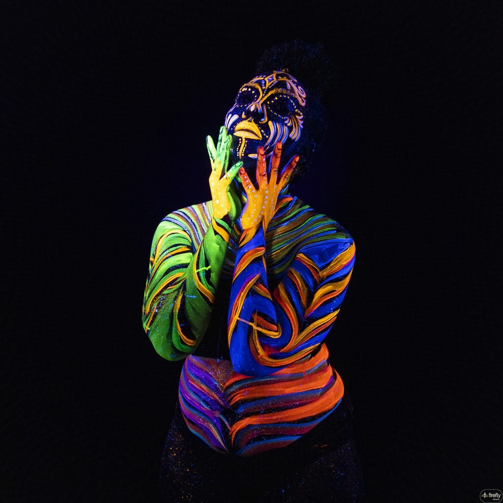 UV neon body painting