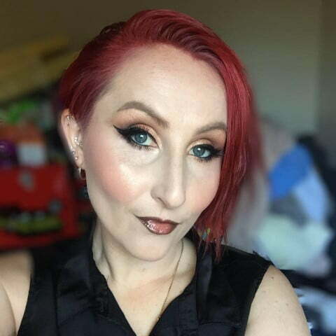 Sara - Mobile makeup artist and hair stylist